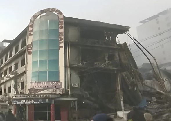 سانحہ گل پلازہ؛ جاں بحق افراد کی تعداد 26 ہوگئی، لاپتا افراد کی فہرست 85 تک پہنچ گئی