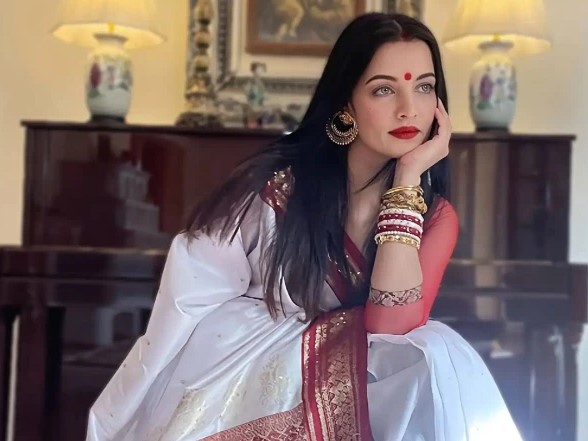 سلینا جیٹلی کی شادی کی 15 ویں سالگرہ پر طلاق، شوہر پرسنگین الزامات