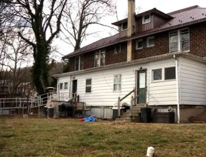 موبائل گیم کھیلنے سے منع کرنے پر بچے نے والد کو گولی مار کر قتل کر دیا