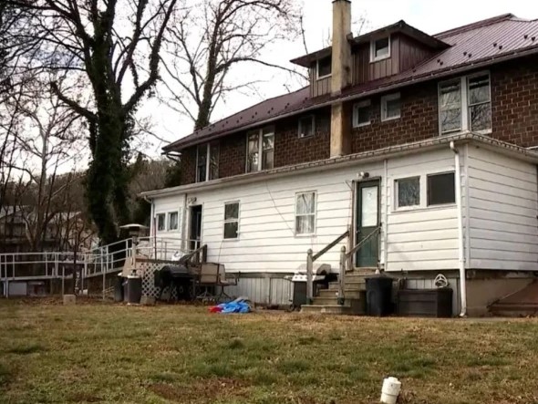 موبائل گیم کھیلنے سے منع کرنے پر بچے نے والد کو گولی مار کر قتل کر دیا