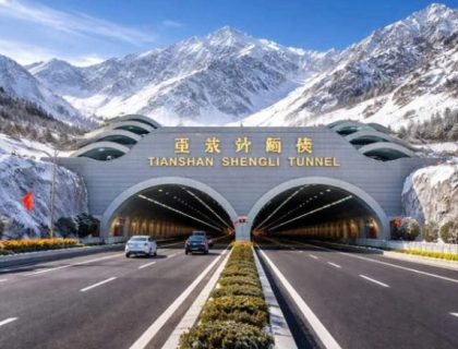 چین نے طویل ترین ایکسپریس وے سُرنگ کا افتتاح کردیا