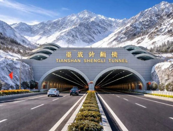 چین نے طویل ترین ایکسپریس وے سُرنگ کا افتتاح کردیا