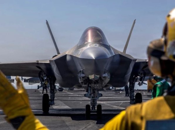 ایران سے کشیدگی میں شدت، امریکا نے قطر اور بحرین سے اپنے ہزاروں فوجی نکال لئے