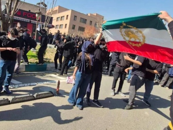 ایران میں ایک بار پھر حکومت مخالف احتجاج شروع