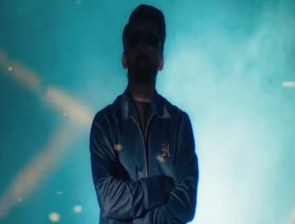 پاکستان کے معروف ٹیسٹ کرکٹر نے گلوکاری کے میدان میں قدم رکھ دیا