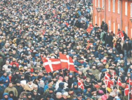 ڈنمارک میں ٹرمپ کے خلاف ہزاروں شہری سڑکوں پر نکل آئے