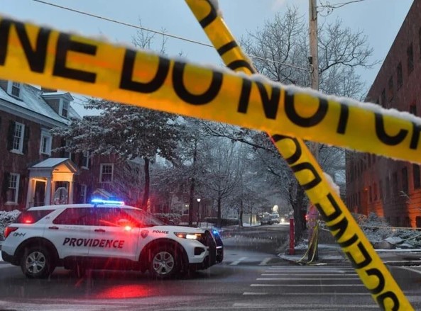 کینیڈا، برٹش کولمبیا کے ایک اسکول اور گھر پر فائرنگ، 10 افراد ہلاک، 25 سے زائد زخمی