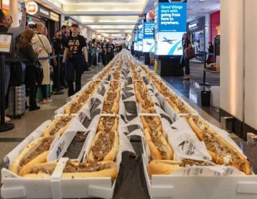 امریکا; دنیا کی سب سے بڑی چیز اسٹیک کی قطار