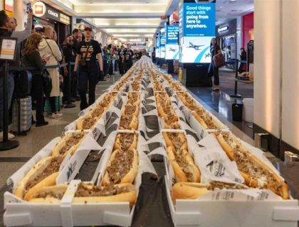 امریکا; دنیا کی سب سے بڑی چیز اسٹیک کی قطار