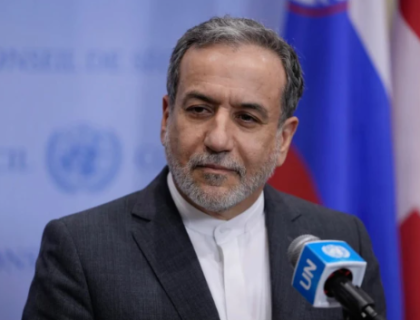 ایران طویل فاصلے تک مار کرنے والے میزائل تیار نہیں کر رہا، ایرانی وزیر خارجہ