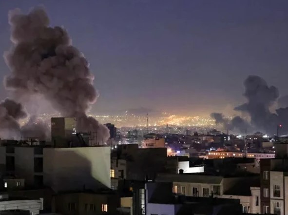 ایران کے اسرائیل پر تازہ میزائل حملے، یروشلم اور تل ابیب دھماکوں سے گونج اٹھے