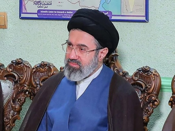 ایران کے نئے سپریم لیڈر مجتبیٰ خامنہ ای کون ہیں؟ زندگی پر ایک نظر