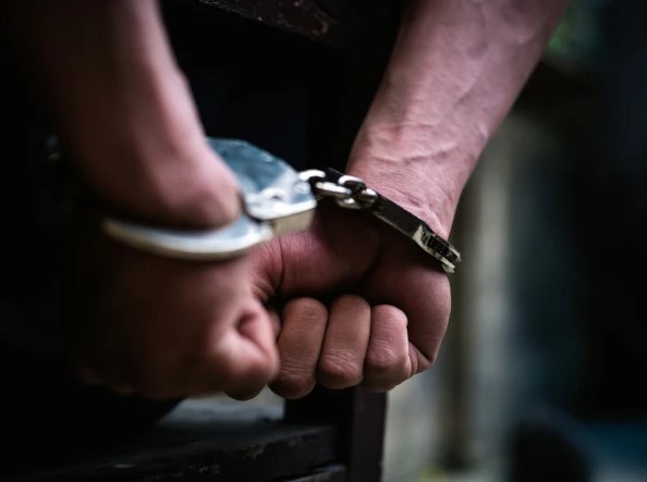 بیرون ملک ملازمت کی آڑ میں 25 کروڑ کا فراڈ؛ معروف اداکارہ کا شوہر گرفتار