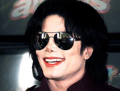 مائیکل جیکسن پر بچوں کے استحصال کے الزامات، 20 کروڑ ڈالر ہرجانے کا مطالبہ