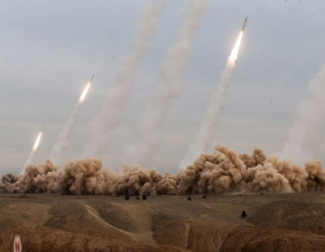 پاسداران انقلاب کی خلیج میں امریکی فوجی مراکز کو نشانہ بنانے کی دھمکی