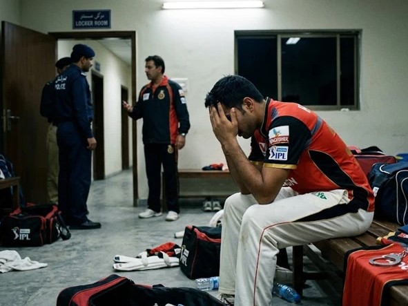 آئی پی ایل; بھارتی کھلاڑی کی ڈریسنگ روم میں شرمناک حرکت، جیل جانے کا امکان