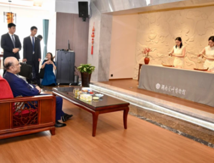 آصف زرداری کا چین کے صوبے حنان کے شہر چانگشا میں سانی ہیوی انڈسٹری کا دورہ