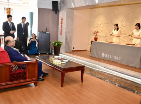 آصف زرداری کا چین کے صوبے حنان کے شہر چانگشا میں سانی ہیوی انڈسٹری کا دورہ