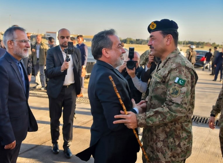 امریکا ایران مذاکرات بچانے کیلئے فیلڈ مارشل عاصم منیر غیر معمولی کردار ادا کررہے ہیں، فنانشل ٹائمز