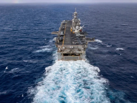 امریکی بحریہ نے ایرانی جہاز کو ایرانی بندرگاہ میں داخل ہونے سے روک دیا