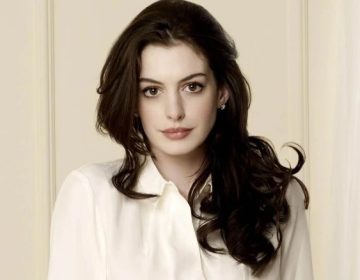 ’ان شاء اللہ‘ کہنے والی بالی ووڈ اداکارہ کو قرآن مجید کا تحفہ