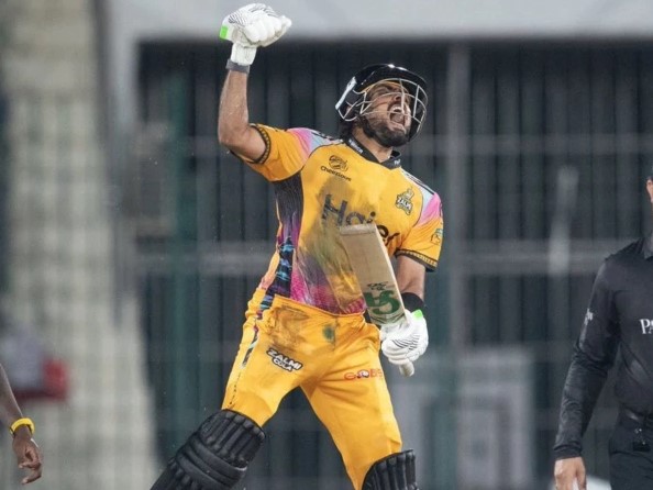 بابر اعظم نے ٹی ٹوئنٹی کرکٹ میں ناقابل یقین ریکارڈ بنا ڈالا