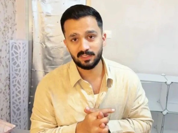 رجب بٹ نئی مشکل میں پھنس گئے، خاتون سے زیادتی کیس میں فرد جرم کی تاریخ مقرر