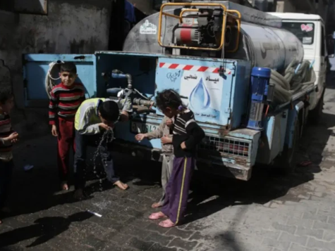 غزہ میں پینے کا پانی پہچانے والی گاڑیوں پر اسرائیلی حملہ