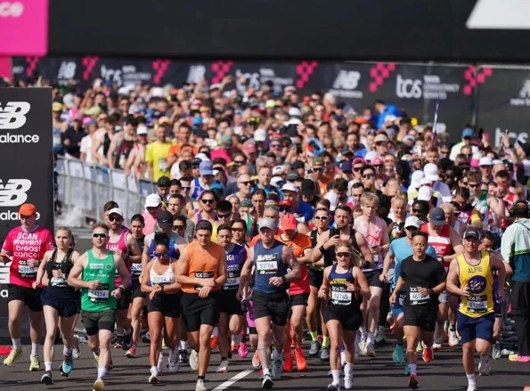 لندن میراتھن میں پاکستانیوں کی دھوم، اطہر کی برق رفتار دوڑ نے سب کو پیچھے چھوڑ دیا