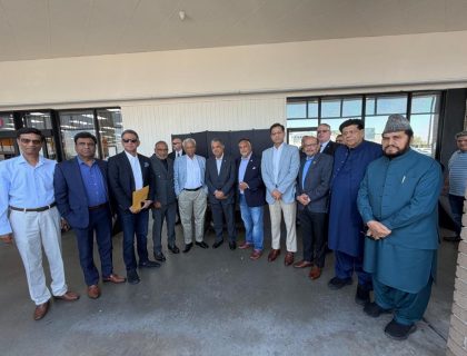 پاکستانی قونصلیٹ کی جانب سےگورنر سندھ نہال ہاشمی اور اوورسیز پاکستانی فائونڈیشن کے چیئرمین سید قمر رضاکے اعزاز میں ظہرانے میں معروف شخصیات کی شرکت ۔پاکستان عالمی سطح پر منافع بخش ملک بن کر ابھرا اور سمندر پار پاکستانیوں کیلئےموقع ہے کہ وہ تجارت اور سرمایہ کاری کے شعبے میں صلاحیتوں کو استعمال کریں:پاکستانی سفیررضوان سعید(تصویری جھلکیاں)