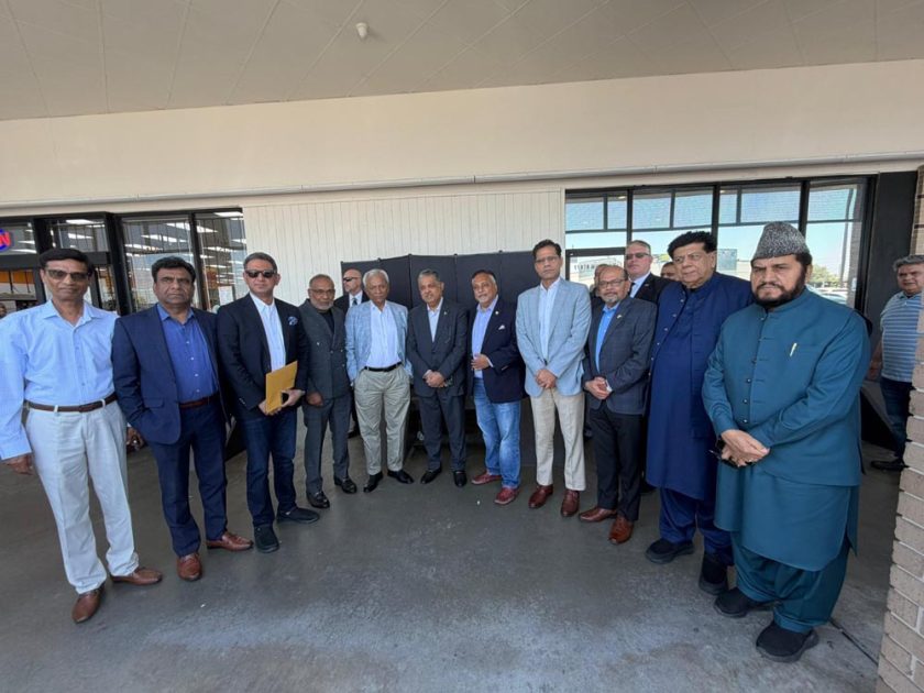 پاکستانی قونصلیٹ کی جانب سےگورنر سندھ نہال ہاشمی اور اوورسیز پاکستانی فائونڈیشن کے چیئرمین سید قمر رضاکے اعزاز میں ظہرانے میں معروف شخصیات کی شرکت ۔پاکستان عالمی سطح پر منافع بخش ملک بن کر ابھرا اور سمندر پار پاکستانیوں کیلئےموقع ہے کہ وہ تجارت اور سرمایہ کاری کے شعبے میں صلاحیتوں کو استعمال کریں:پاکستانی سفیررضوان سعید(تصویری جھلکیاں)