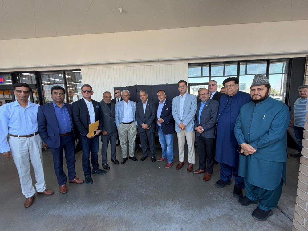 پاکستانی قونصلیٹ کی جانب سےگورنر سندھ نہال ہاشمی اور اوورسیز پاکستانی فائونڈیشن کے چیئرمین سید قمر رضاکے اعزاز میں ظہرانے میں معروف شخصیات کی شرکت ۔پاکستان عالمی سطح پر منافع بخش ملک بن کر ابھرا اور سمندر پار پاکستانیوں کیلئےموقع ہے کہ وہ تجارت اور سرمایہ کاری کے شعبے میں صلاحیتوں کو استعمال کریں:پاکستانی سفیررضوان سعید(تصویری جھلکیاں)