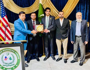 پاکستان بزنس فورم اورقونصلیٹ کی جانب سے رائس ایکسپورٹرز ایسوسی ایشن آف پاکستان کےاستقبال میں عشائیہ،تقریب پاکستان بزنس فورم یو ایس اے کے اشتراک سے معروف مائی کولاچی ریسٹورنٹ میں منعقد ہوئی،قیادت ڈاکٹرجاوید اشرف نے کی،پاکستان اور امریکہ کے درمیان تجارتی تعلقات کے فروغ اور پاکستانی چاول کی برآمدات بڑھانے پر زور،آفتاب چوہدری، سراج نارسی اور معروف سماجی رہنما ڈاکٹر برکت چرانیہ کی خصوصی شرکت،منتظمین کی مشترکہ کاوشوں کو پاکستانی چاول کی برآمدات کے فروغ کیلئے اہم پیش رفت قرار دیا گیا(تصویری جھلکیاں)