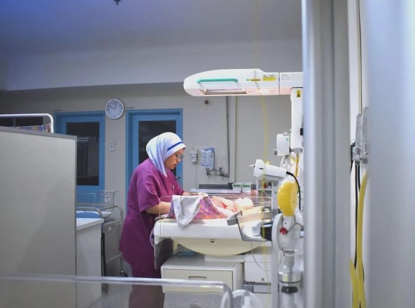 خاتون کے ہاں پانچ دن میں چار بچوں کی پیدائش، ڈاکٹر بھی حیران رہ گئے