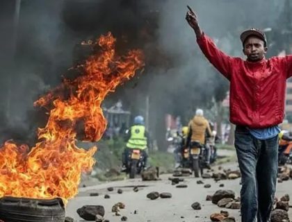 کینیا؛ پٹرول مہنگا کرنے کے خلاف پرتشدد مظاہرے، 4 افراد ہلاک، 30 زخمی