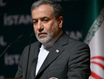 ایران اور امریکا کے درمیان سفارتی رابطے ختم نہیں ہوئے، عباس عراقچی نے تصدیق کردی