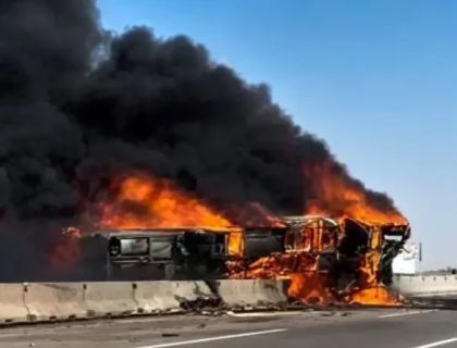 عراق میں بس کو حادثہ اور آتشزدگی، 21 افراد ہلاک