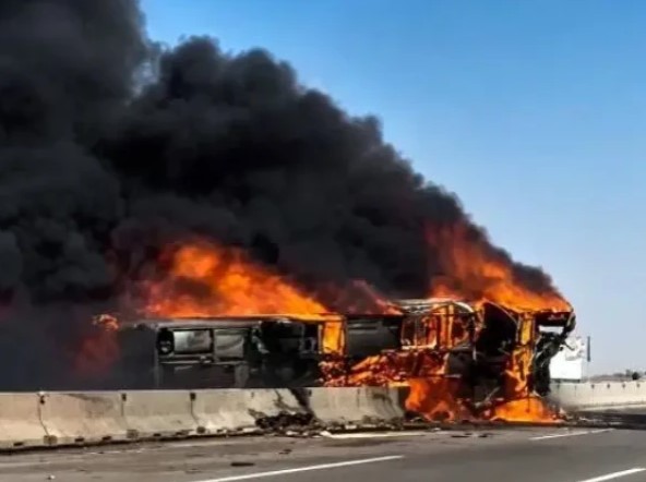 عراق میں بس کو حادثہ اور آتشزدگی، 21 افراد ہلاک