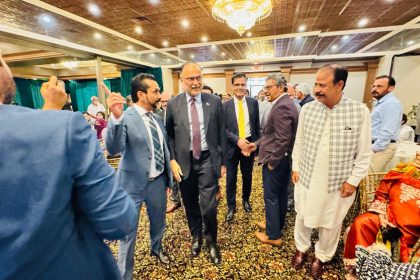 ہیوسٹن :وفاقی وزیر برائے منصوبہ بندی ترقی وخصوصی اقدامات احسن اقبال کے دورہ کے موقع پرقونصلیٹ جنرل آف پاکستان اور معروف ڈیموکریٹک رہنماء طاہر جاوید کی جانب سے عشائیے کا اہتمام (تصویری جھلکیاں)