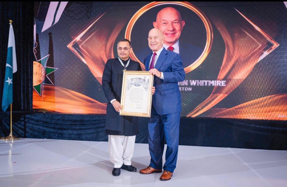 ہیوسٹن میں ستارۂ خدمت یافتہ محمد سعید شیخ کے اعزاز میں شاندار استقبالیہ کے موقع پر ہیوسٹن کے میئر جان وٹ مائر کی جانب سے 21 جولائی کو ’’محمد سعید شیخ ڈے‘‘ قرار دینے کا اعلان اور آئندہ مدت میں محمد سعید شیخ کے ہمراہ پاکستان کے دورے کی خواہش کا اظہارکیا،قونصل جنرل پاکستان، ہیوسٹن، سسٹر سٹیز آف ہیوسٹن، چیف ہوسٹ سید جاوید انور کی قیادت میں ہوسٹ کمیٹی اور آرگنائزنگ کمیٹی کے اشتراک سے منعقدہ تقریب میں ممتاز شخصیات نے شرکت کی(تصویری جھلکیاں)