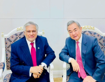 اسحاق ڈار اور چینی وزیر خارجہ وانگ ای کی ملاقات