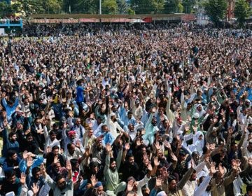 راولاکوٹ میں کالعدم جوائنٹ عوامی ایکشن کمیٹی کے حملے میں رینجرز سپاہی شہید، 3 پولیس اہلکار زخمی