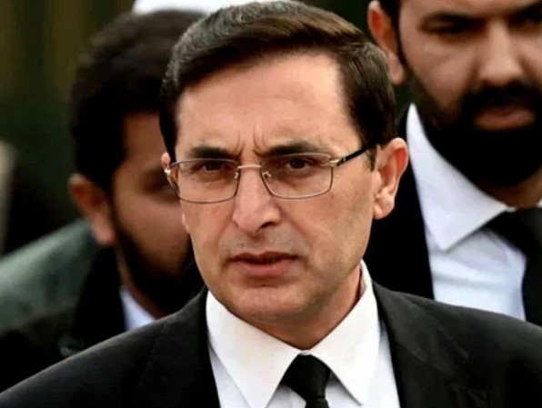 وزیراعظم اعتماد کا ووٹ کھو بیٹھے، سسٹم لپیٹ لیں اور نئے الیکشن کی طرف جایا جائے، بیرسٹر گوہر